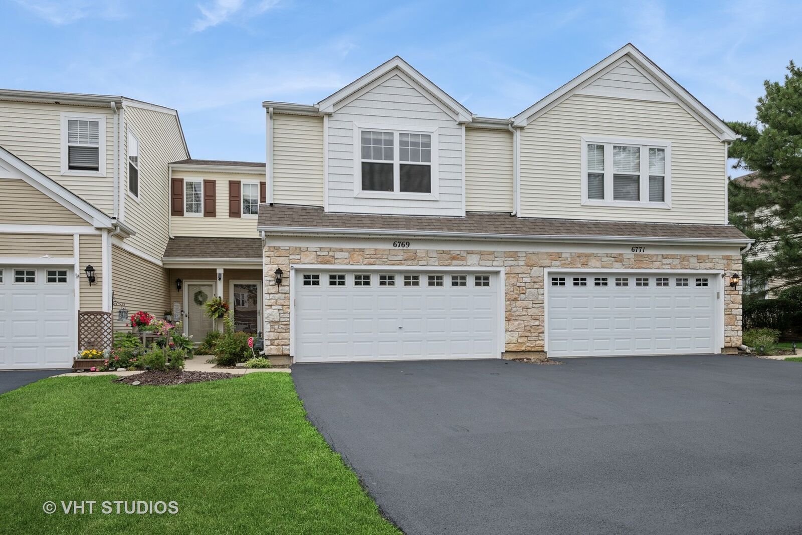 Property Photo:  6769 Slate Drive  IL 60110 