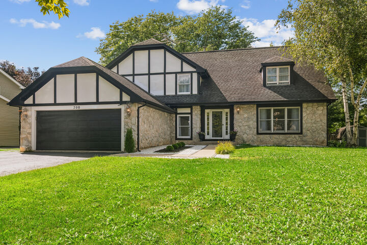 700 Fairfield Lane  Algonquin IL 60102 photo