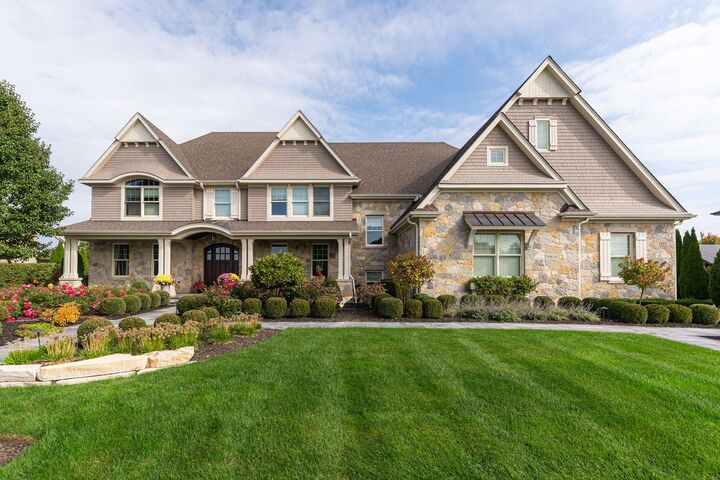 39W162 Long Meadow Lane  St. Charles IL 60175 photo