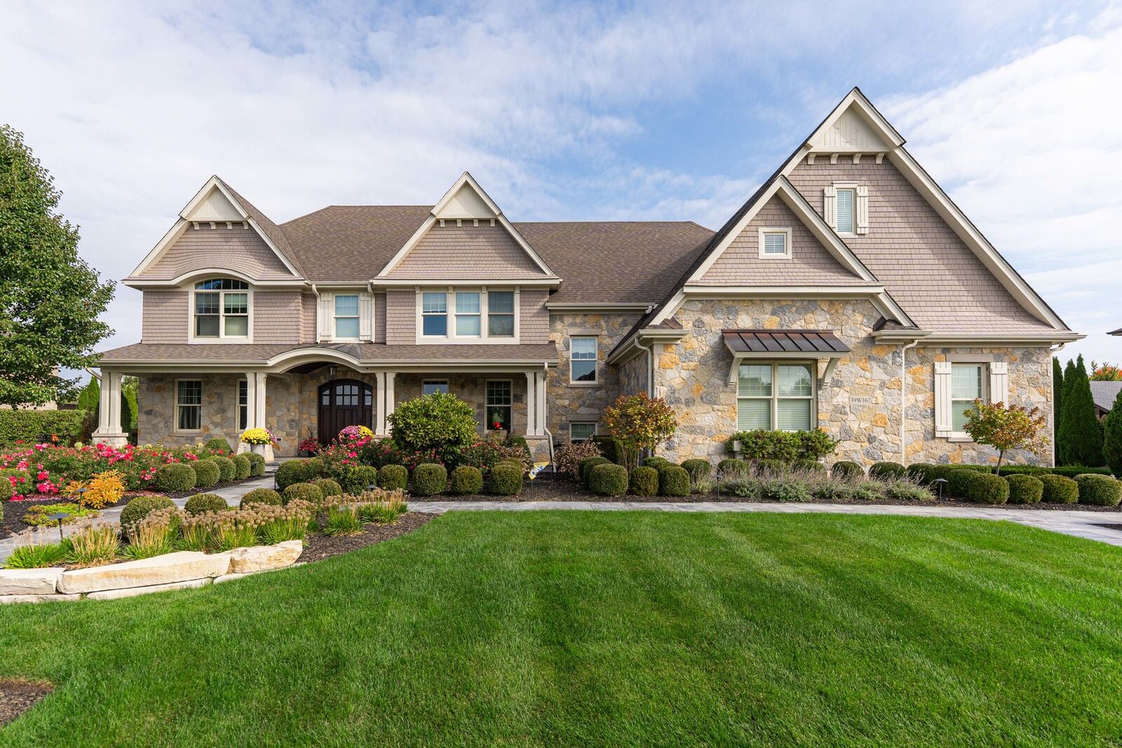 Property Photo: 39W162 Long Meadow Lane IL 60175