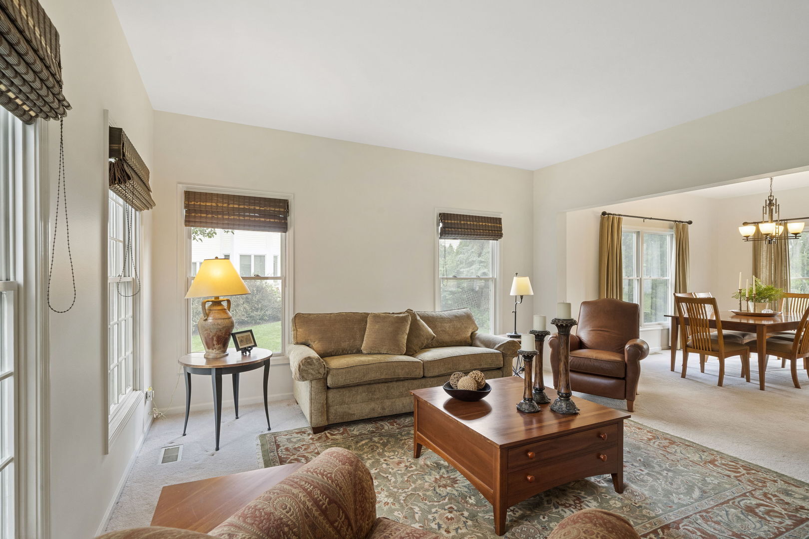 Property Photo: 1626 S Norbury Avenue IL 60148