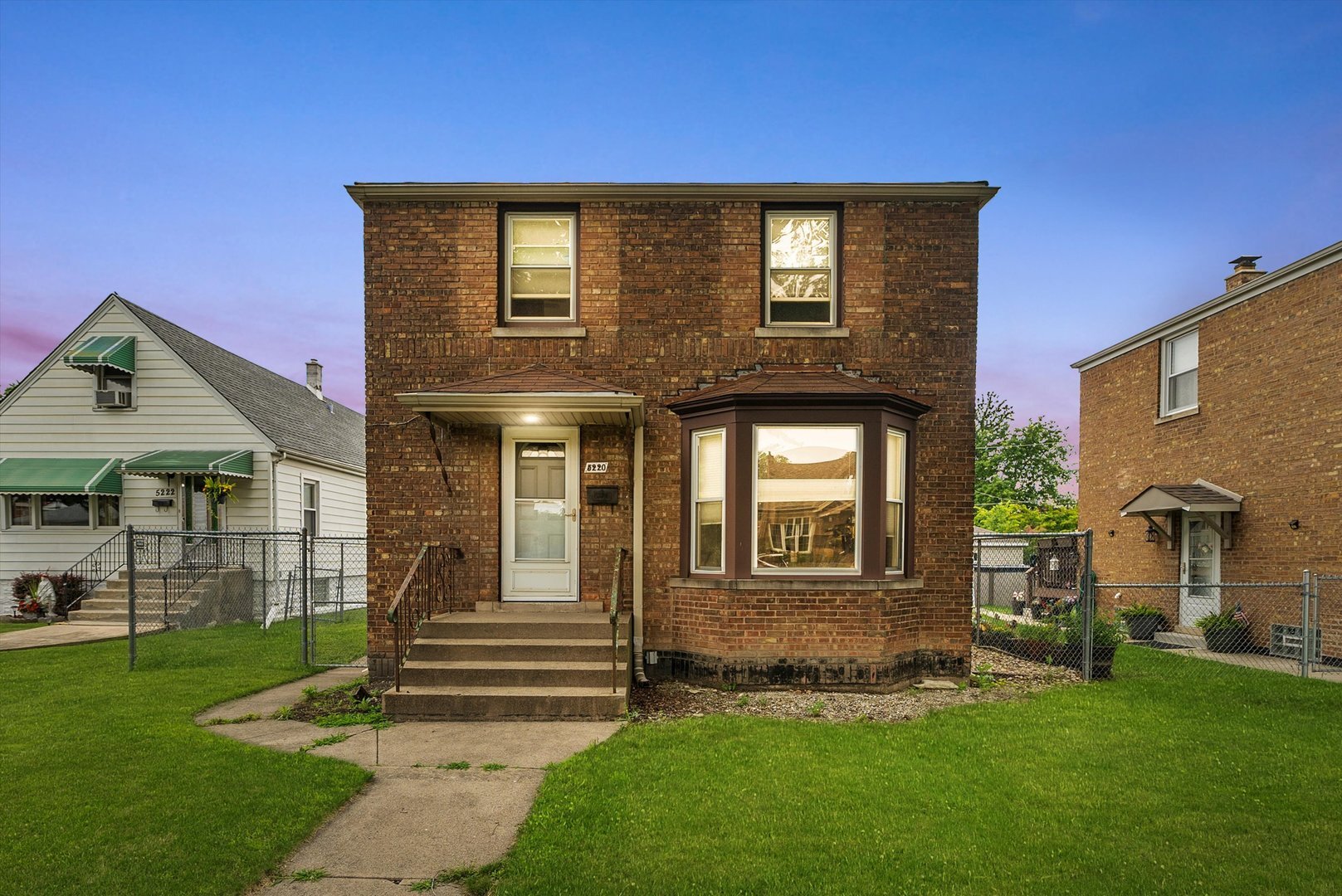 Property Photo:  5220 S Natoma Avenue  IL 60638 