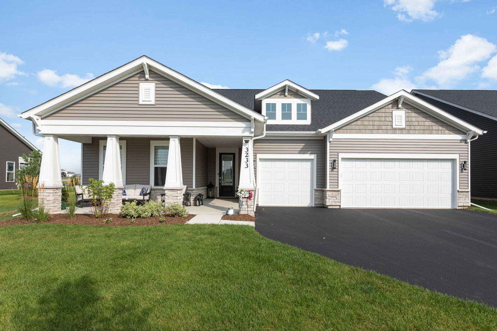 Property Photo: 3233 Lincoln Prairie Boulevard IL 60503