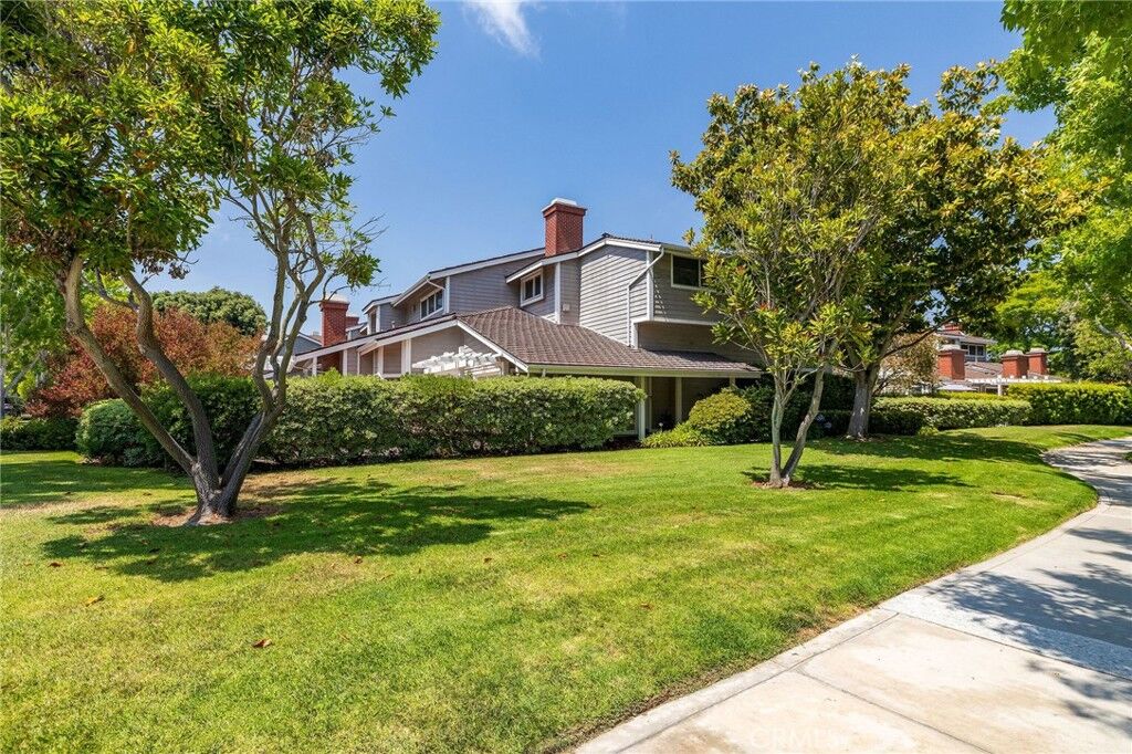 Property Photo: 11 Catalina Court CA 90266