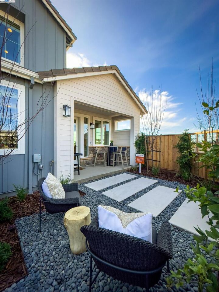 Property Photo:  119 Compass Drive 1803  CA 94558 