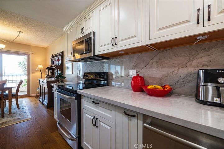 Property Photo:  2125 Temple Avenue 2  CA 90755 