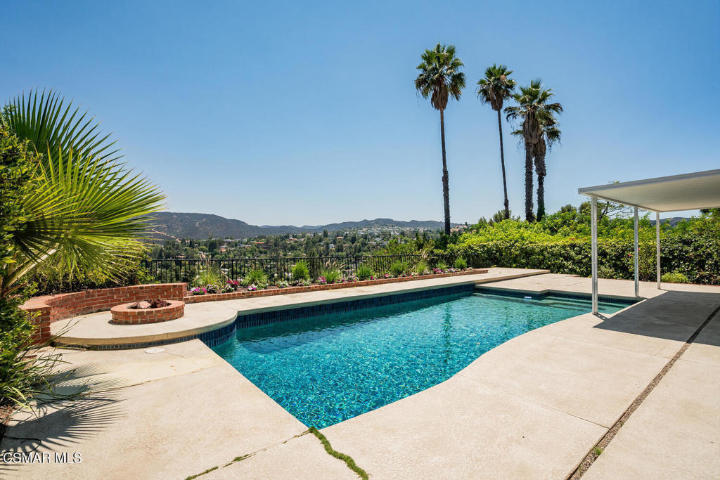 Property Photo:  18854 Edleen Drive  CA 91356 