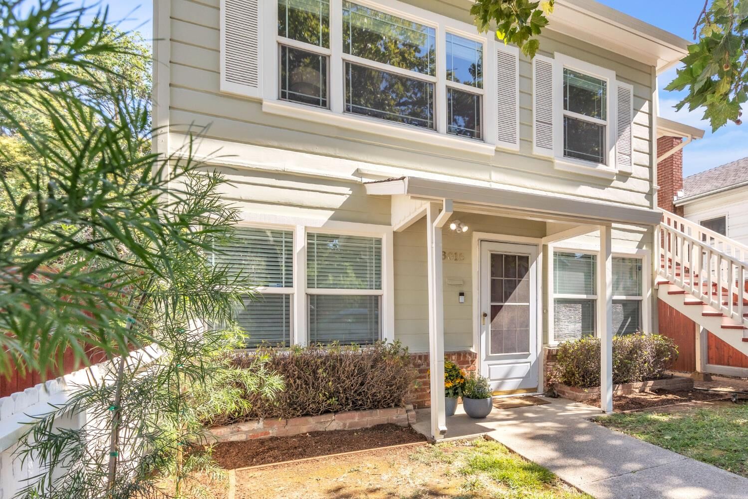 Property Photo:  3015 5th Avenue  CA 95817 