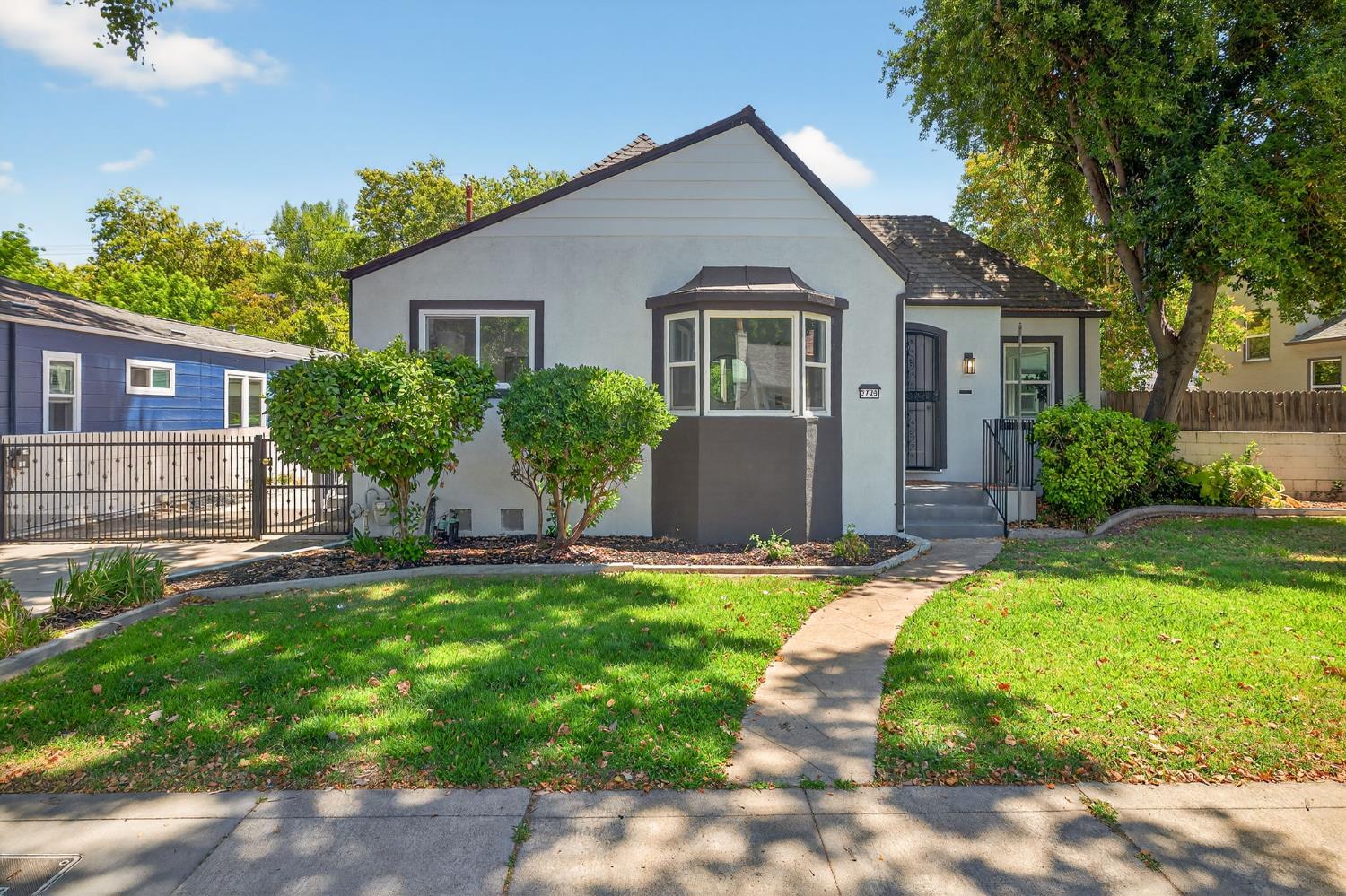 Property Photo:  2725 Harkness Street  CA 95818 