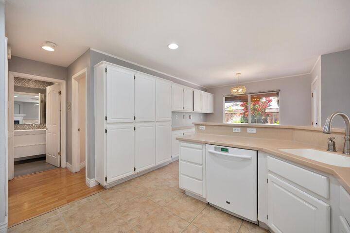 Property Photo:  609 Garden Park Drive  CA 95678 