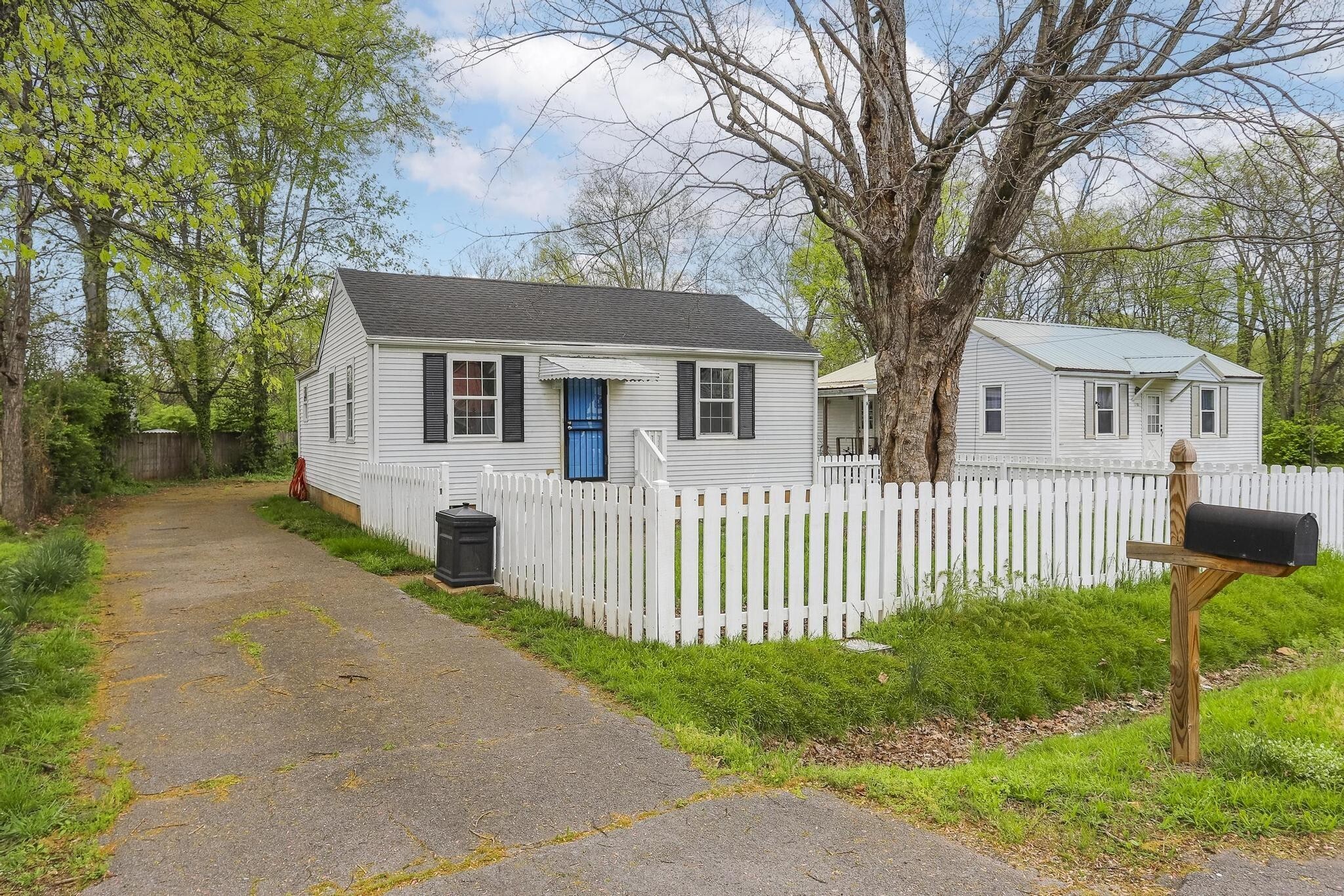 Property Photo: 5506 Winn Ave TN 37209