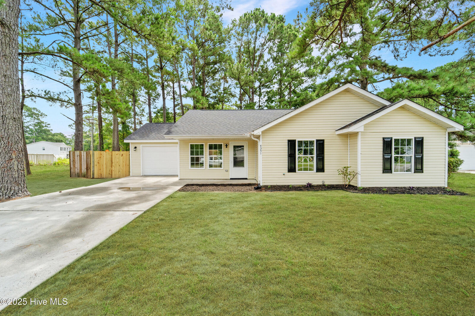 Property Photo: 4351 Owendon Drive NC 28470