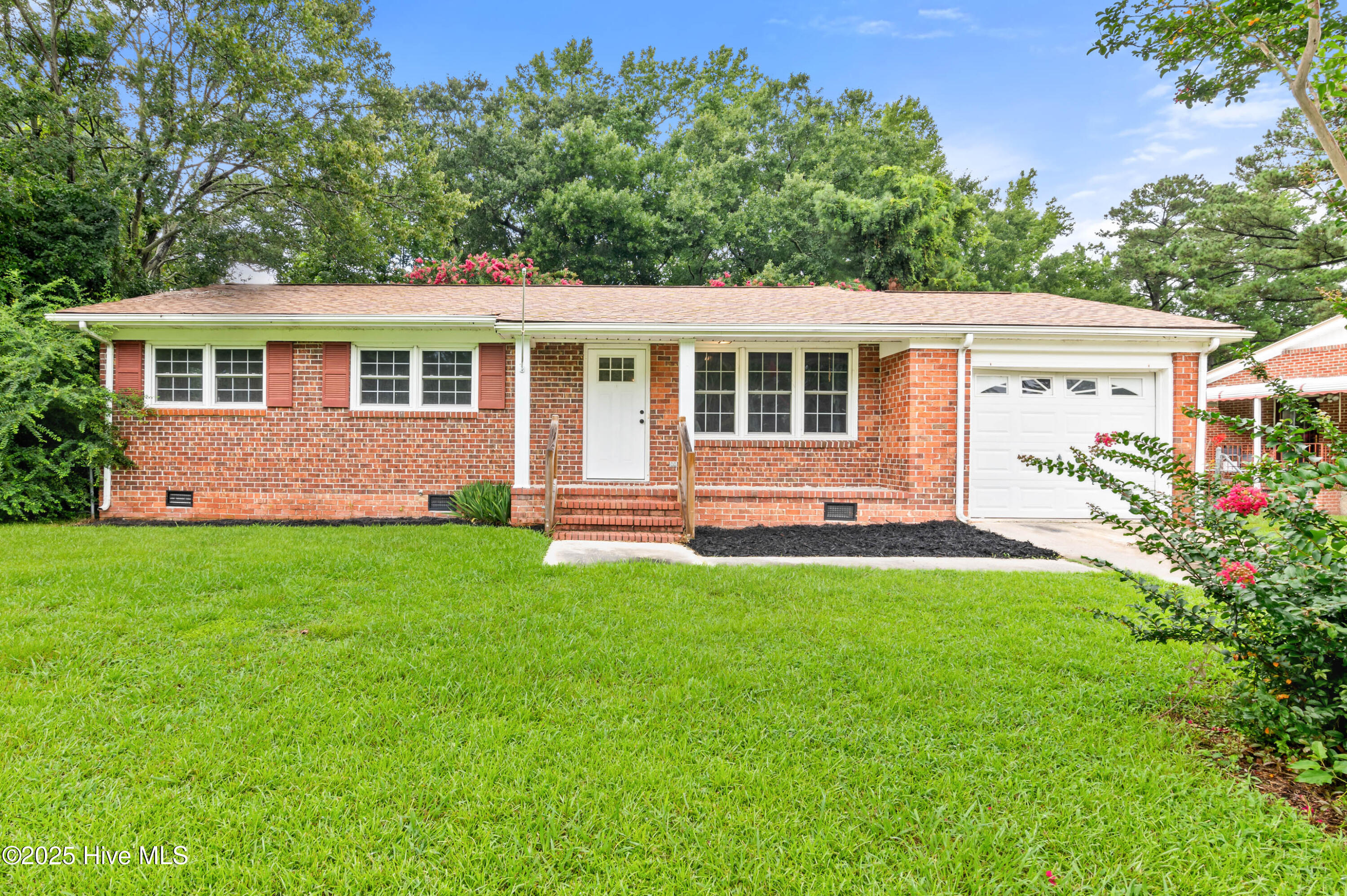 Property Photo: 2517 Country Club Road NC 28546