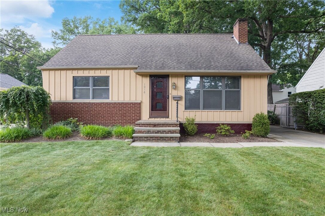 Property Photo: 1016 Dover Center Road OH 44145