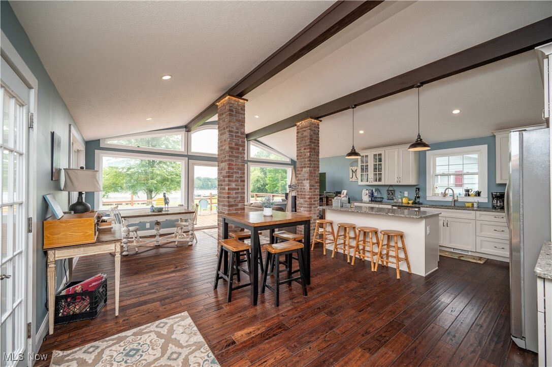 Property Photo: 422 Driftwood Avenue OH 44449