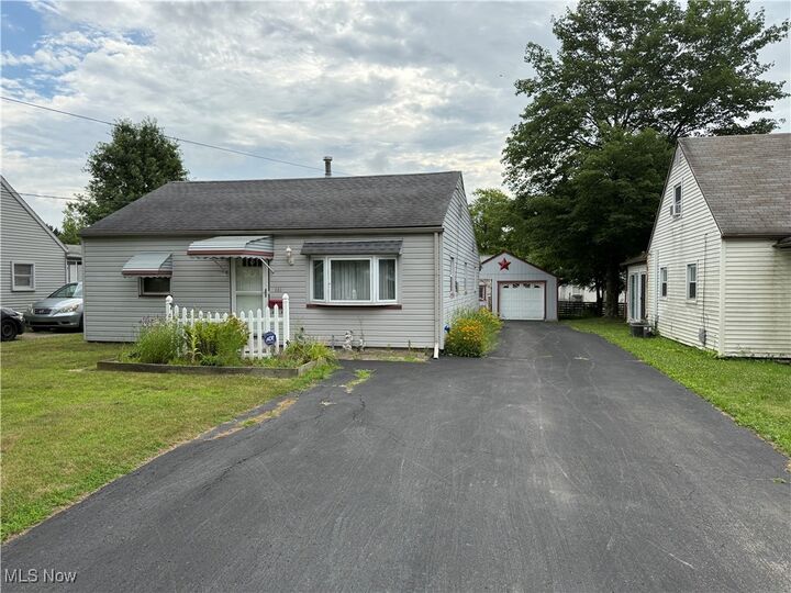 Property Photo: 161 N Roanoke Avenue OH 44515