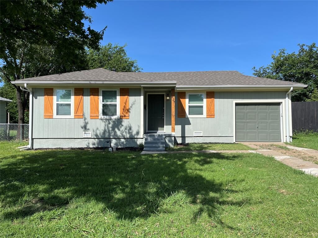 Property Photo: 427 NE 38th Street TX 75050