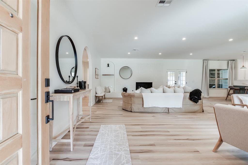 Property Photo: 11113 Leaning Elm Road OK 73120