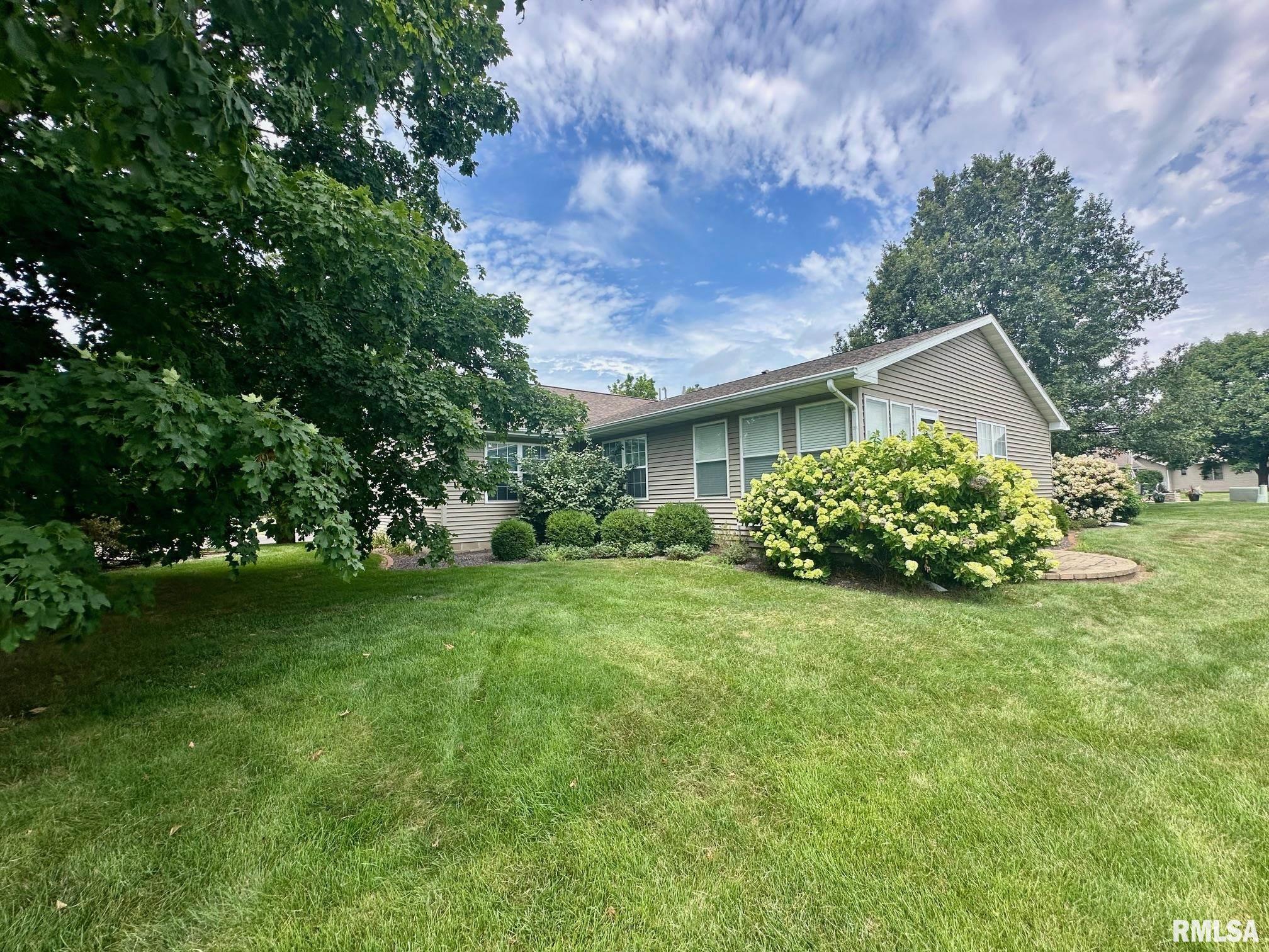 Property Photo: 2738 Village Court IL 61554