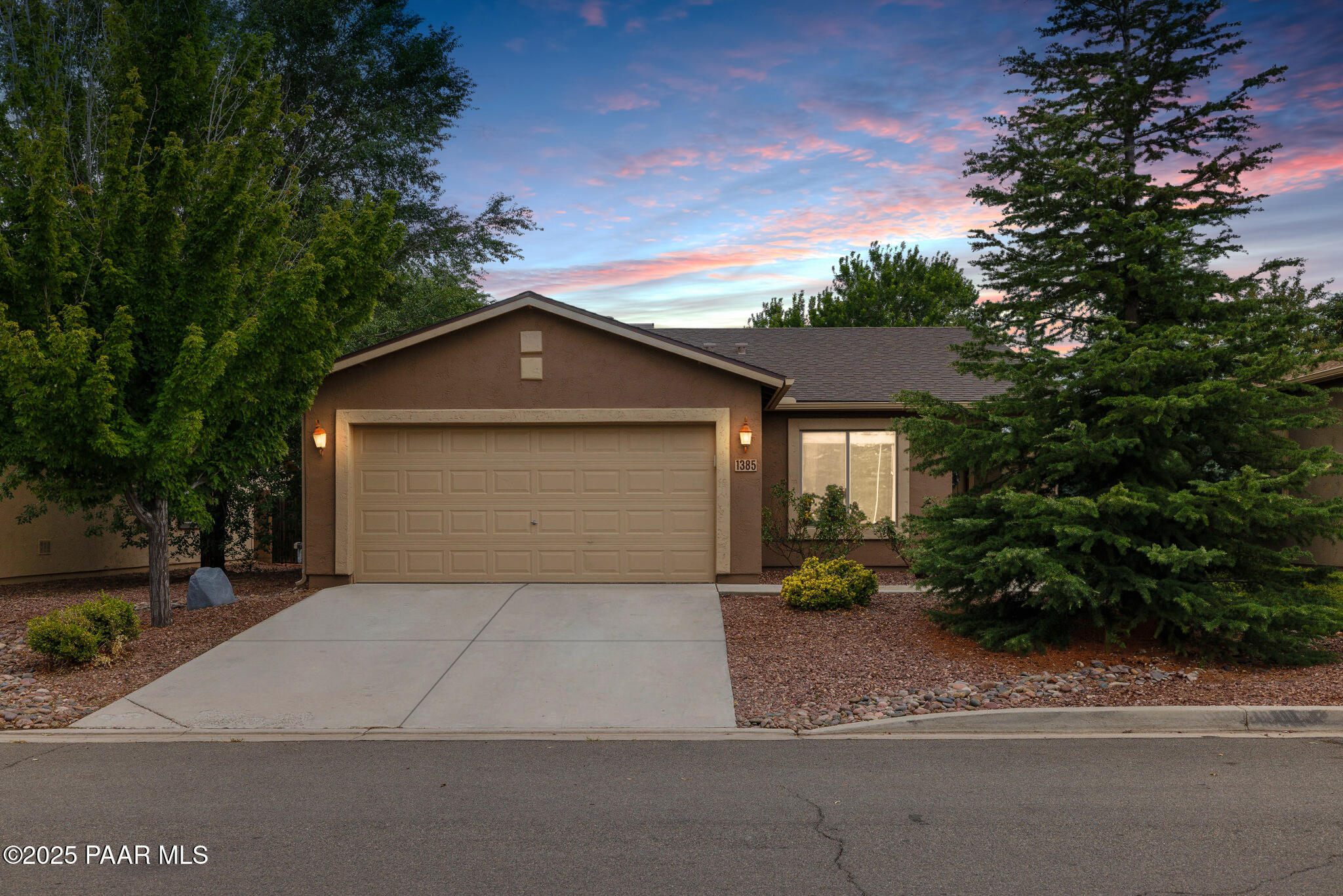 Property Photo: 1385 Allerton Way AZ 86323