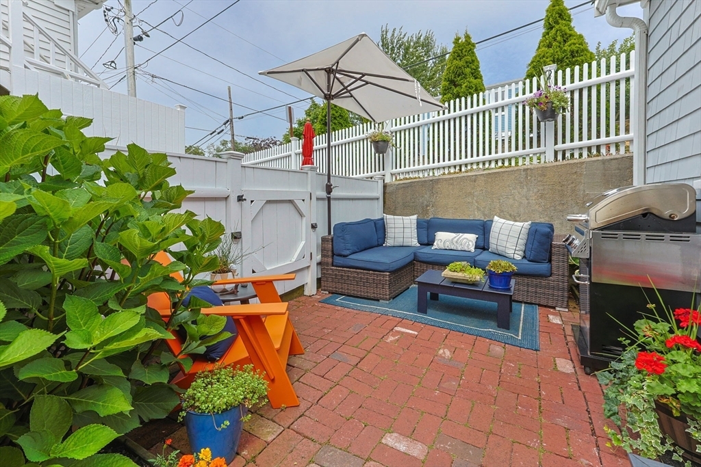 Property Photo:  9 Dyer St Ud  MA 02657 