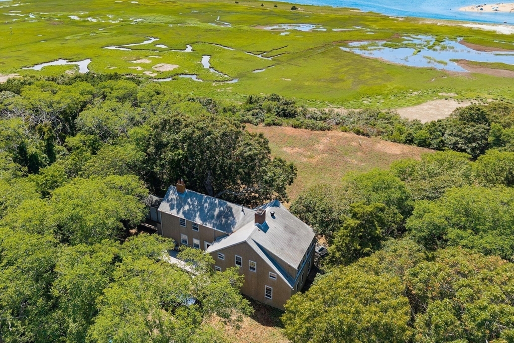 Property Photo:  10 Cartway N  MA 02642 
