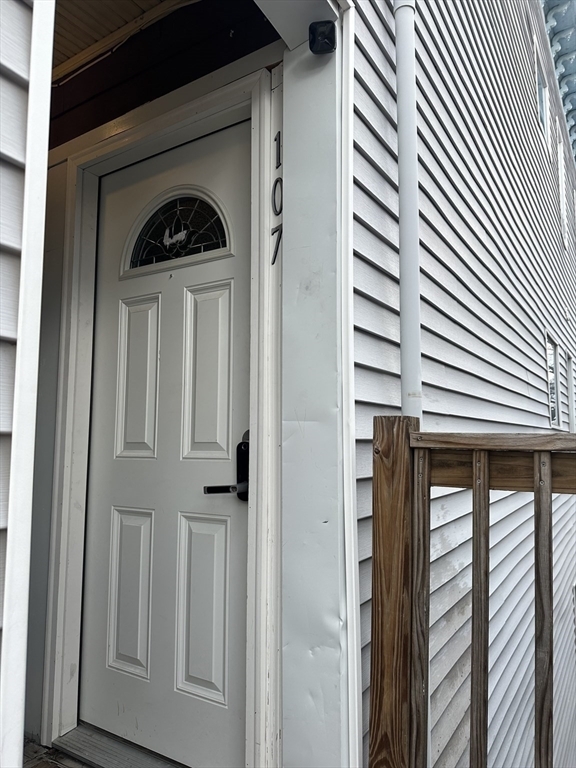 Property Photo:  107 Cedar Street 3  MA 01420 