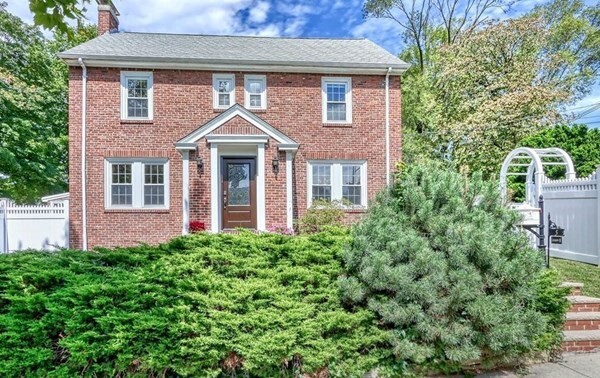 Property Photo: 5 Grassmere Rd MA 02467