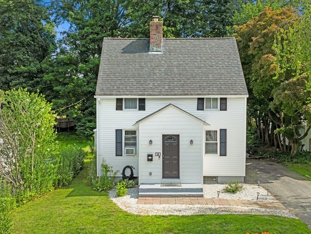 Property Photo:  11 Heroult Rd  MA 01606 