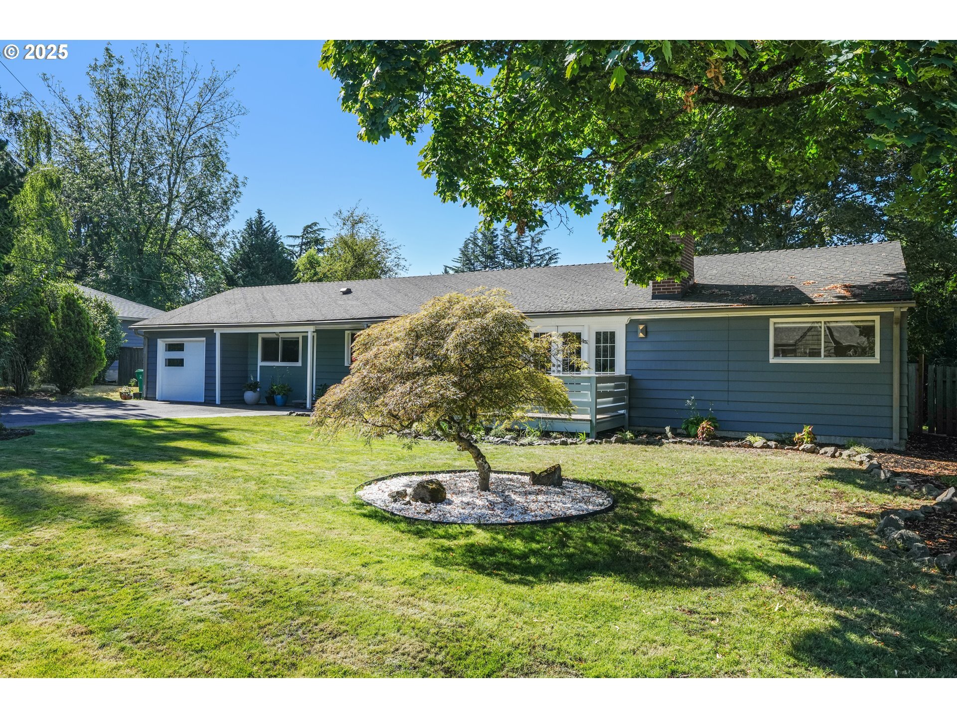 Property Photo: 6400 SW Taylors Ferry Rd OR 97219
