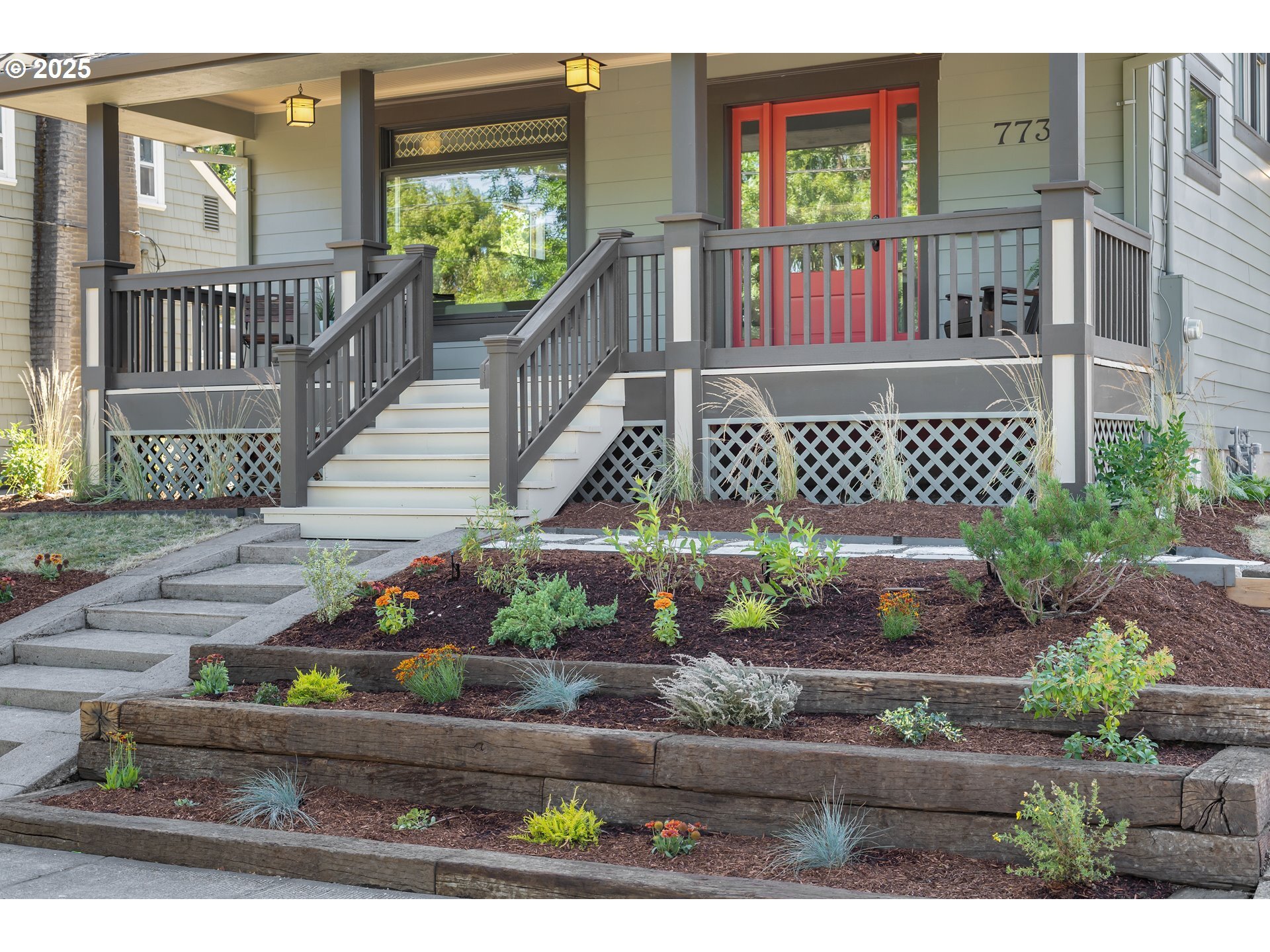 Property Photo: 7735 SE 18th Ave OR 97202