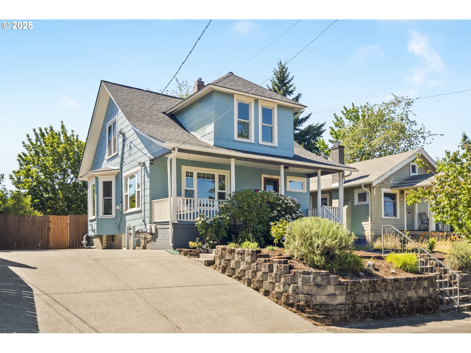 5237 NE 24th Ave  Portland OR 97211 photo