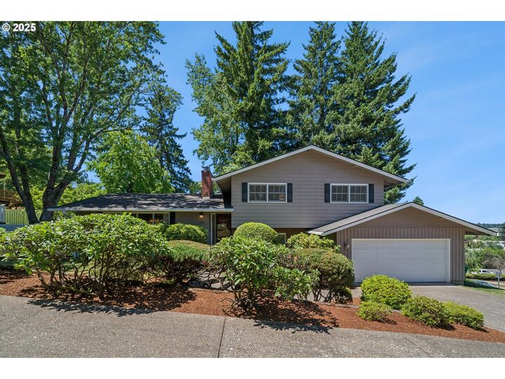 Property Photo:  855 NW Mawrcrest Dr  OR 97030 
