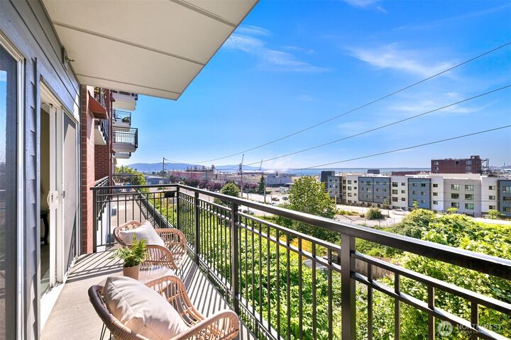 1015  Railroad Avenue 210  Bellingham WA 98225 photo