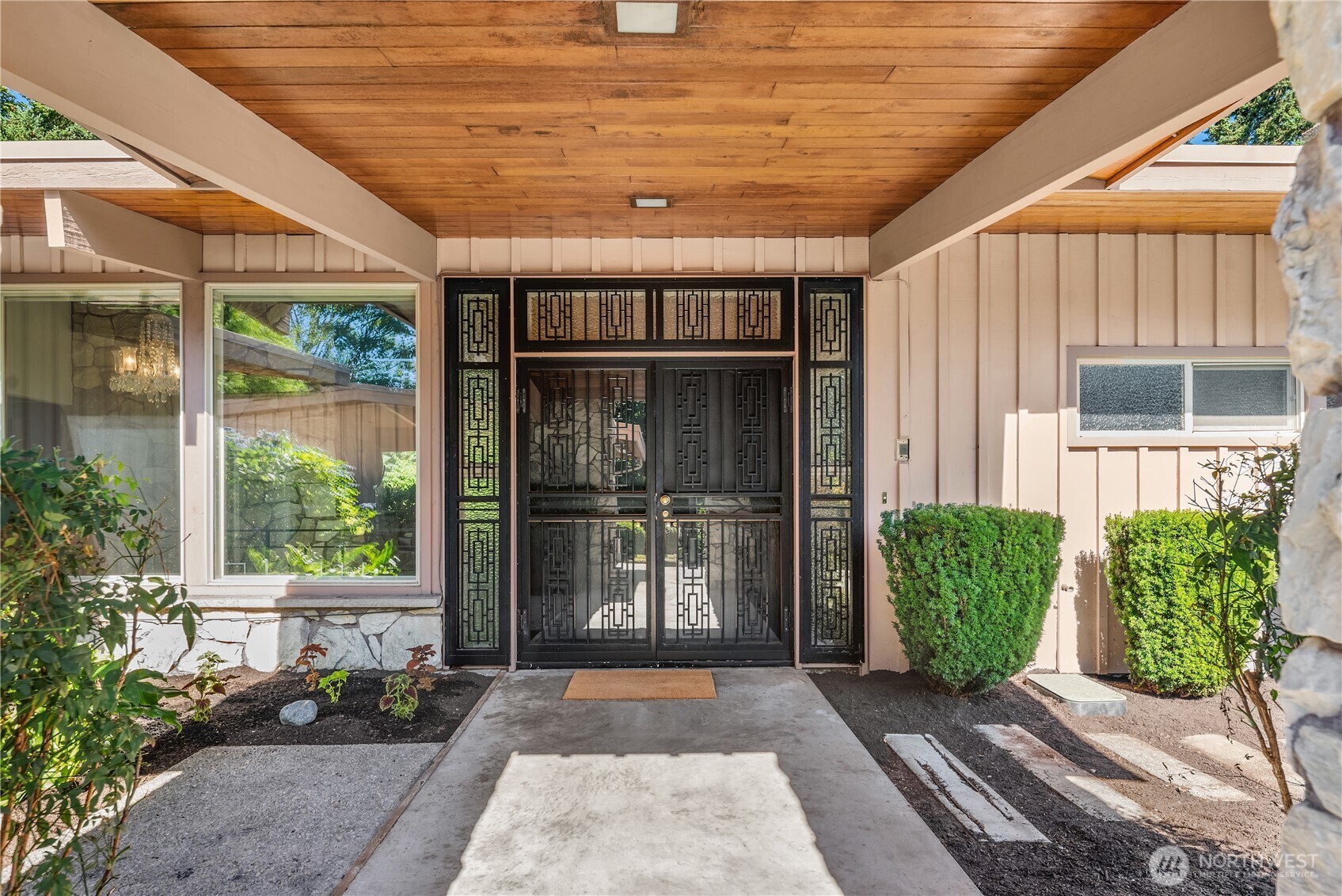Property Photo: 10704 Country Club Lane S WA 98168