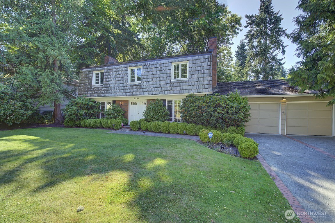 Property Photo: 6741 81st Avenue SE WA 98040