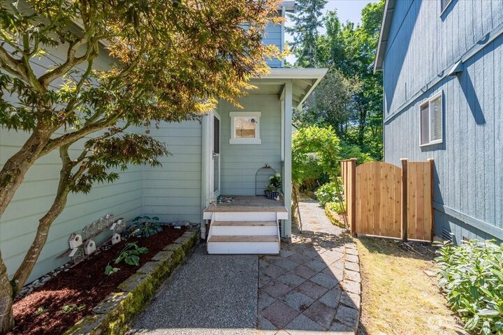 Property Photo:  1812  80th Avenue NE  WA 98258