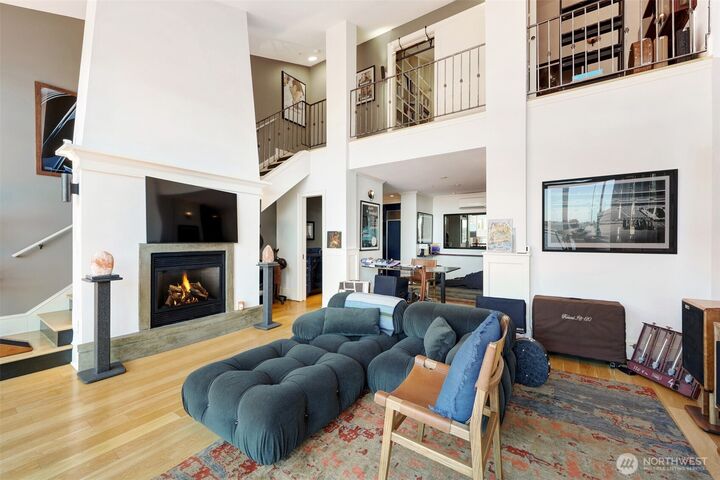 Property Photo:  80  Vine Street 703  WA 98121 