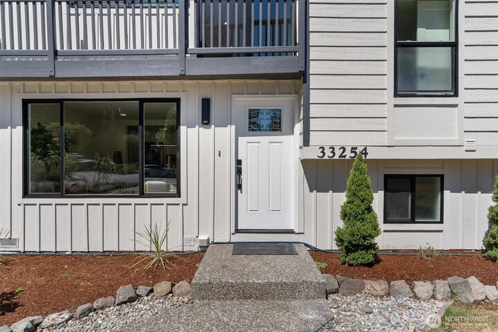 Property Photo: 33254 34th Avenue SW WA 98023