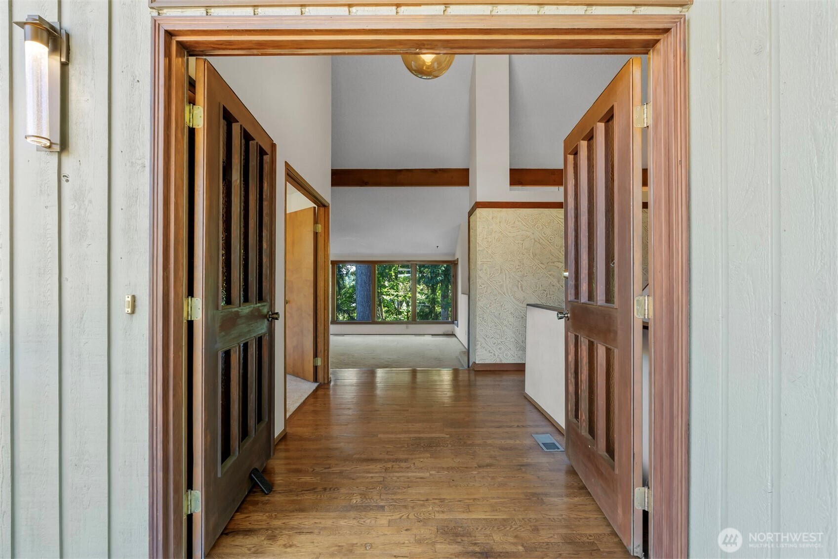 Property Photo:  4630  142nd Place SE  WA 98006 