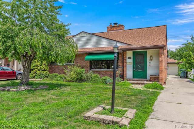 Property Photo:  1408 Sherwood Court  MI 48124 