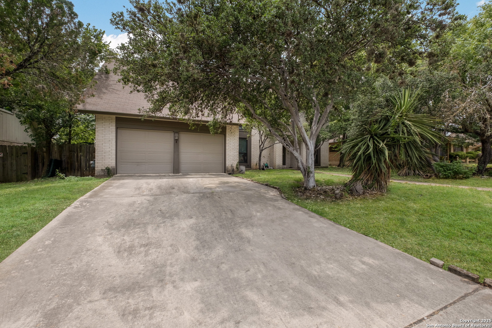Property Photo: 16407 Ledge Park TX 78232