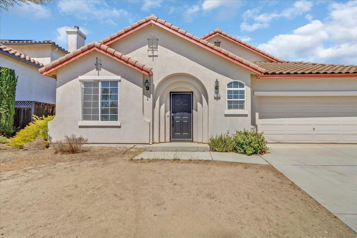 Property Photo: 1233 Greenleaf Loop CA 93927