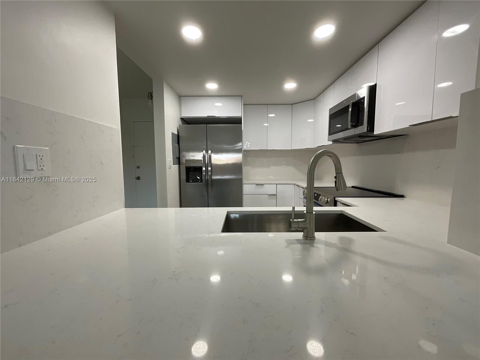 Property Photo: 11235 SW 88th St 107E FL 33176