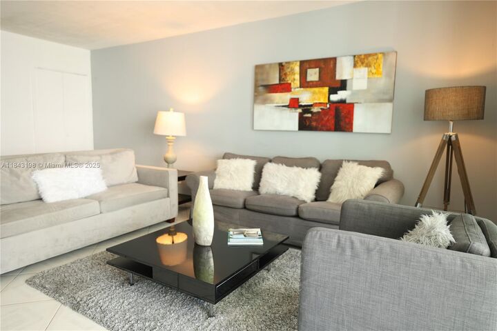 5151 Collins Ave 927  Miami Beach FL 33140 photo