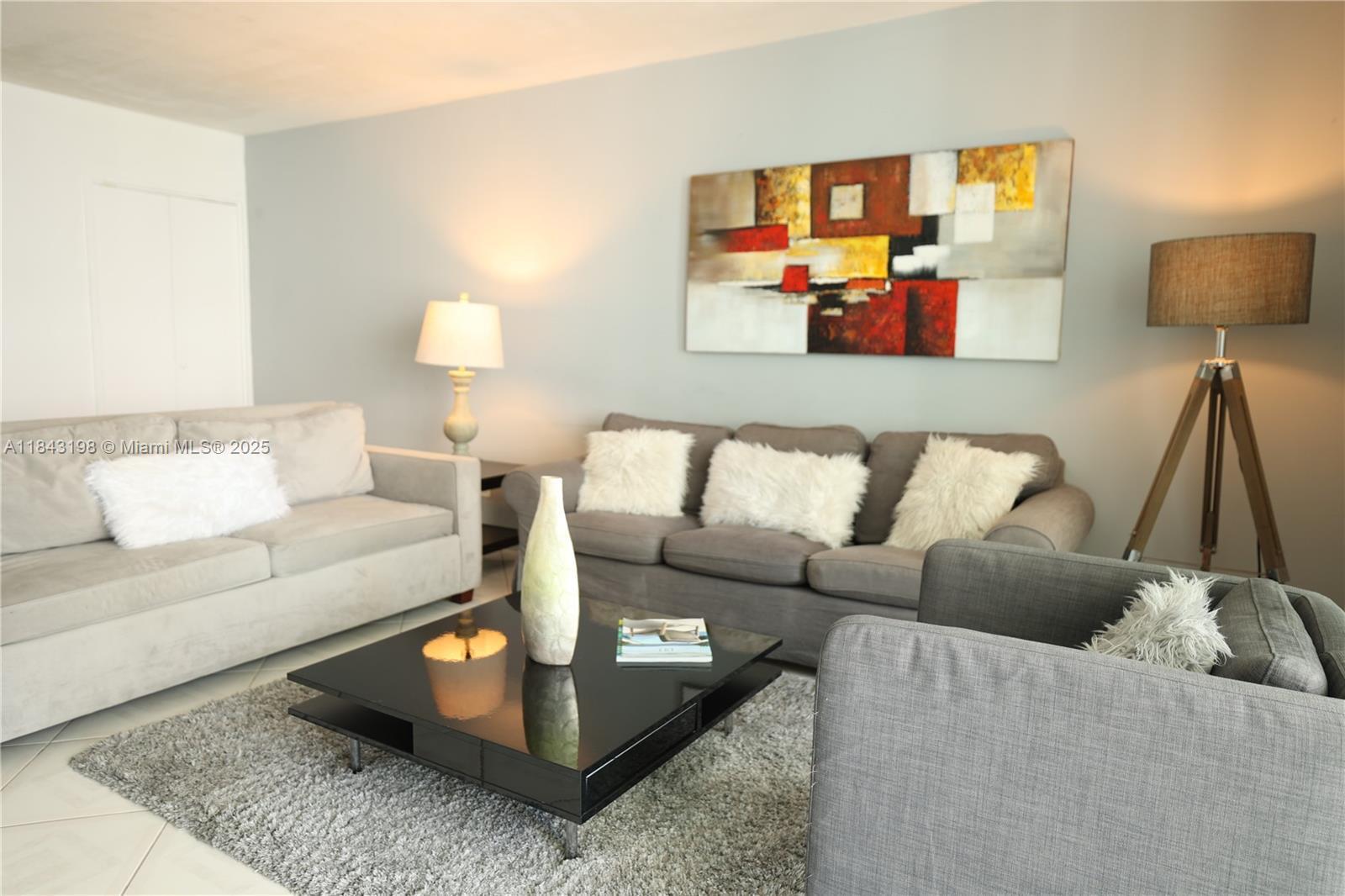 Property Photo: 5151 Collins Ave 927 FL 33140