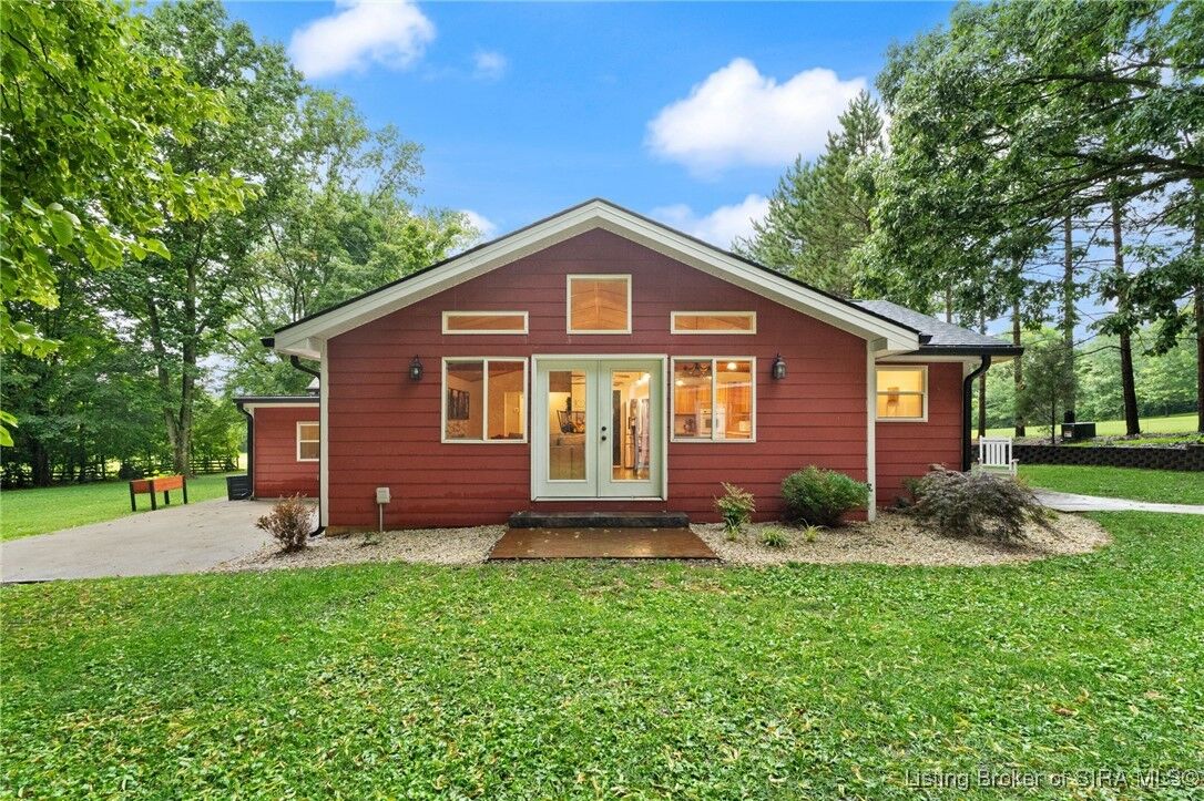 Property Photo: 2562 Canal Lane IN 47122