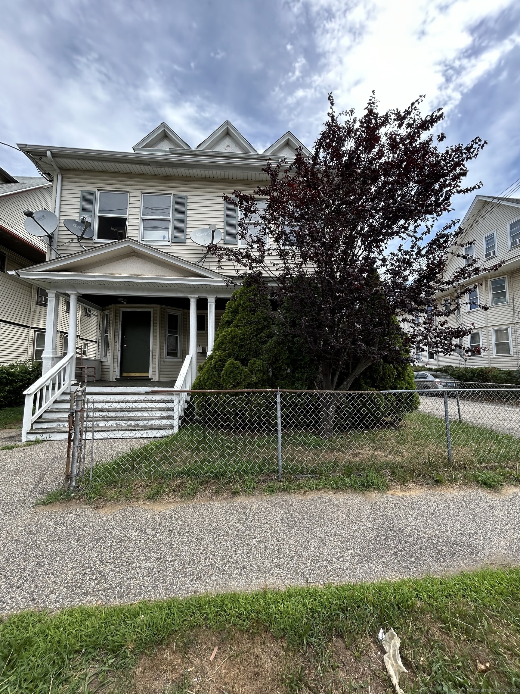 Property Photo: 896 Howard Avenue 3 CT 06605