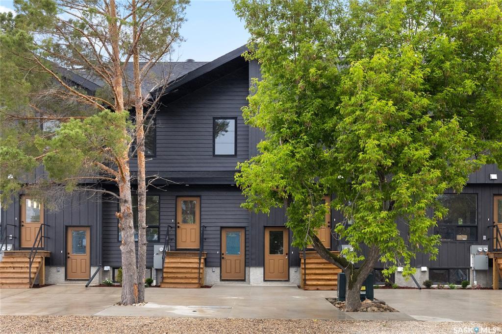 Property Photo: 75 3rd Avenue 3 A/B SK S0G 3C0