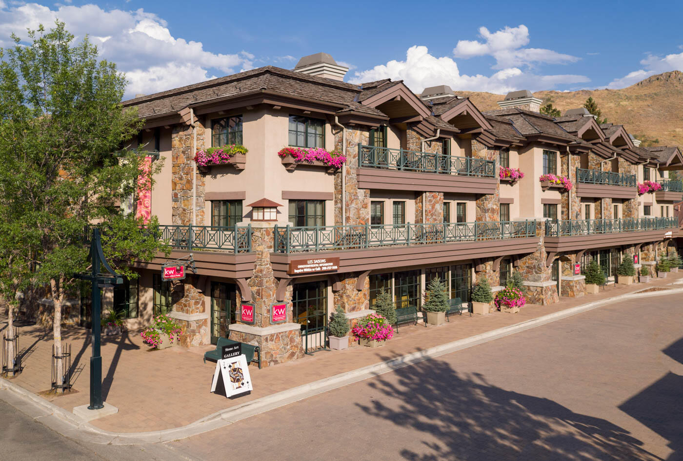 Property Photo:  680 Sun Valley Rd 6-C  ID 83353 